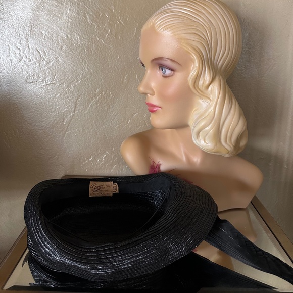 FABULOUS 1940\'s BLACK STRAW HAT WITH BLACK FEATHER WING + FEATHER PUFF main image 11
